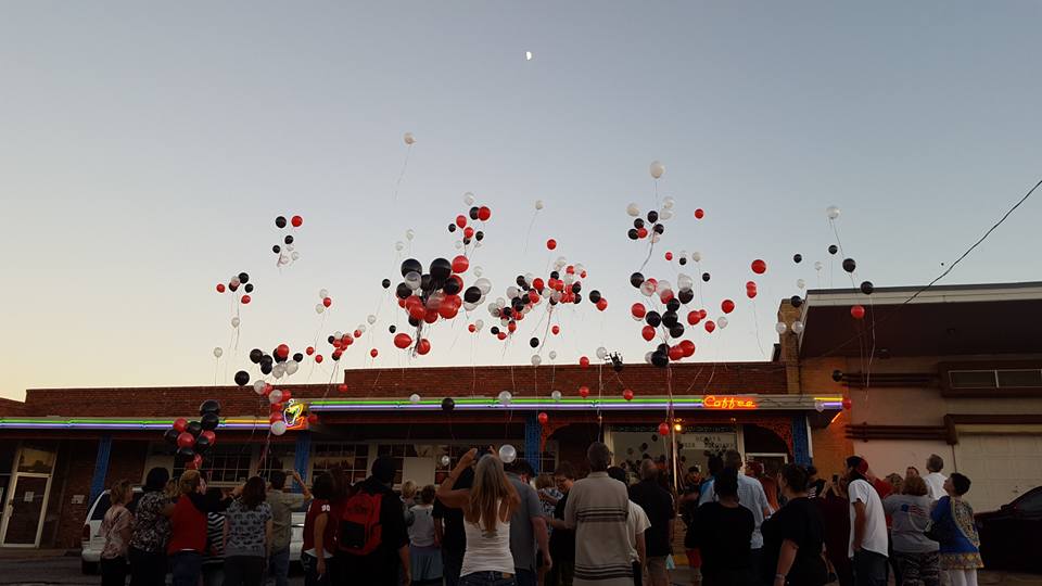 youth group rem pic 2 ballon floats